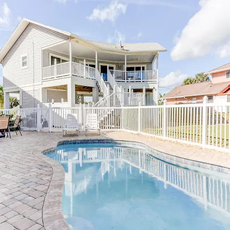 Ocean Walk, 2 Bedrooms, Sleeps 6, Ocean Views, New Pool